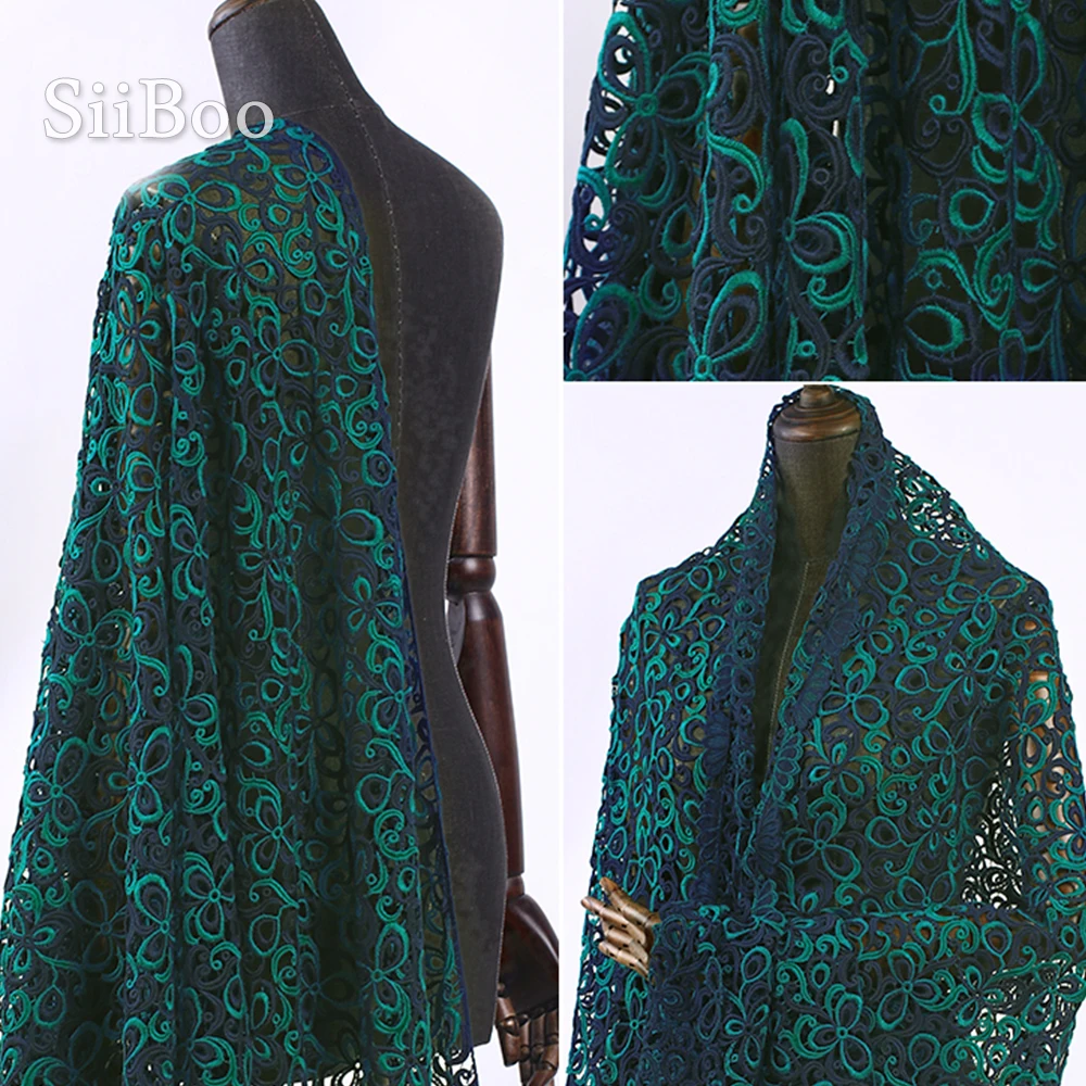 Дизайнерское темно зеленое объемное гипюровое кружевное платье с цветочной