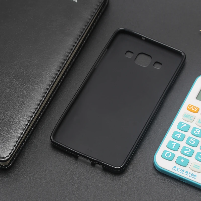 AMMYKI матовый на ощупь комплексная защита нескользящий мягкий черный силиконовый