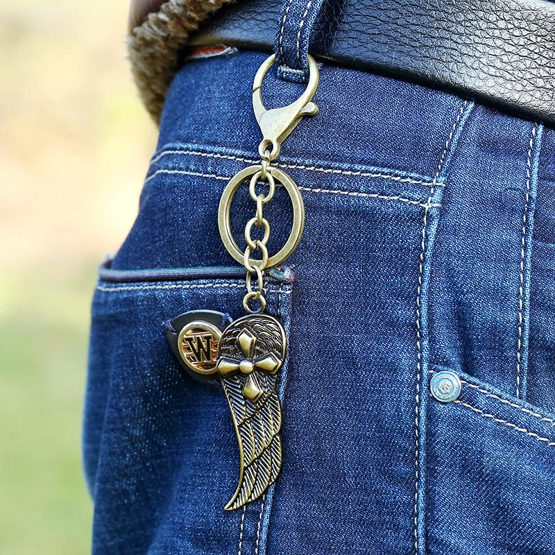 Брелок для ключей из сплава с четырьмя листьями и крыльями рыбьей кости брелок