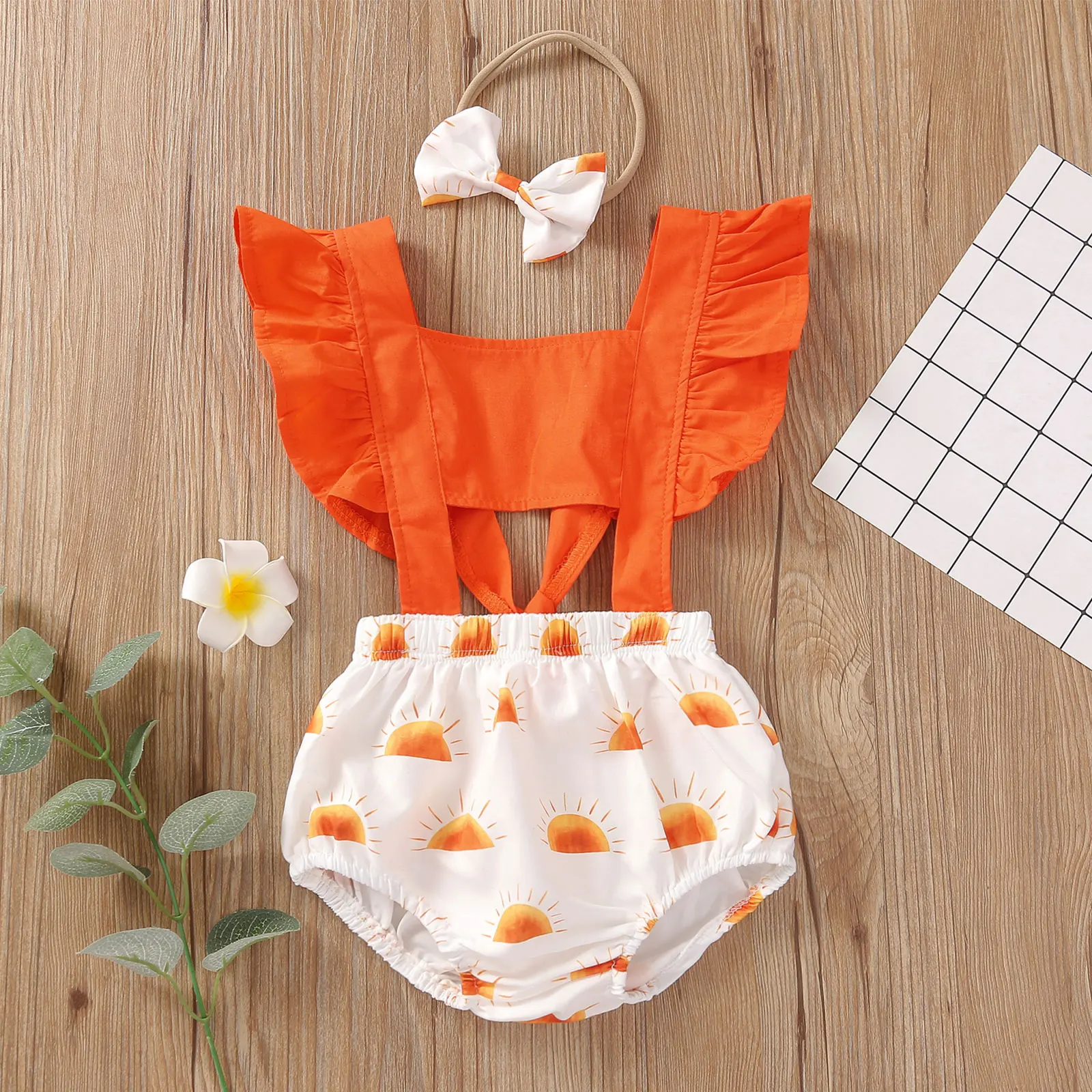 

Детский комбинезон с рукавами-летучими мышами, с принтом