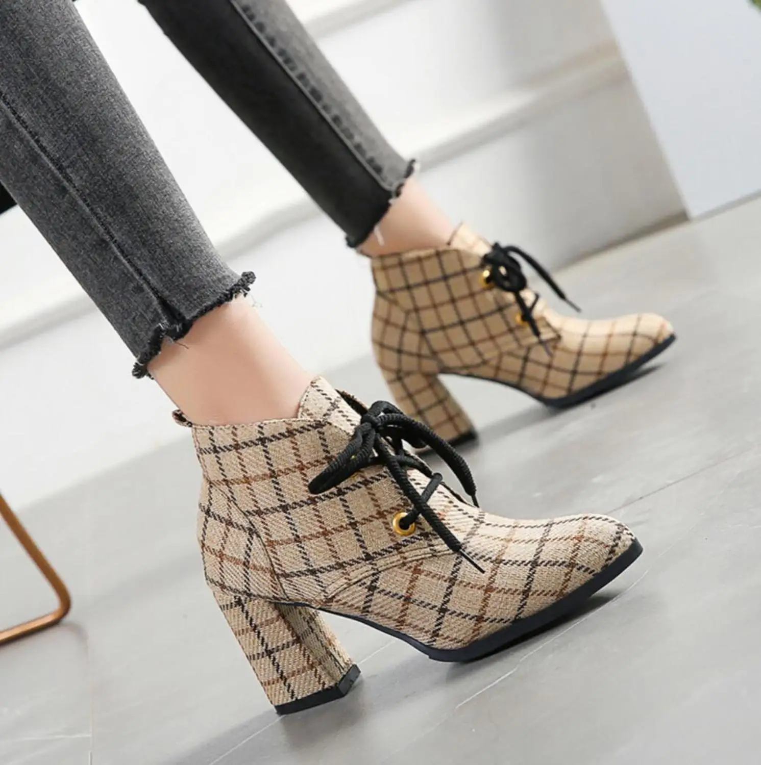 Женские ботинки в стиле ретро Теплые ботильоны на толстом каблуке Осень зима