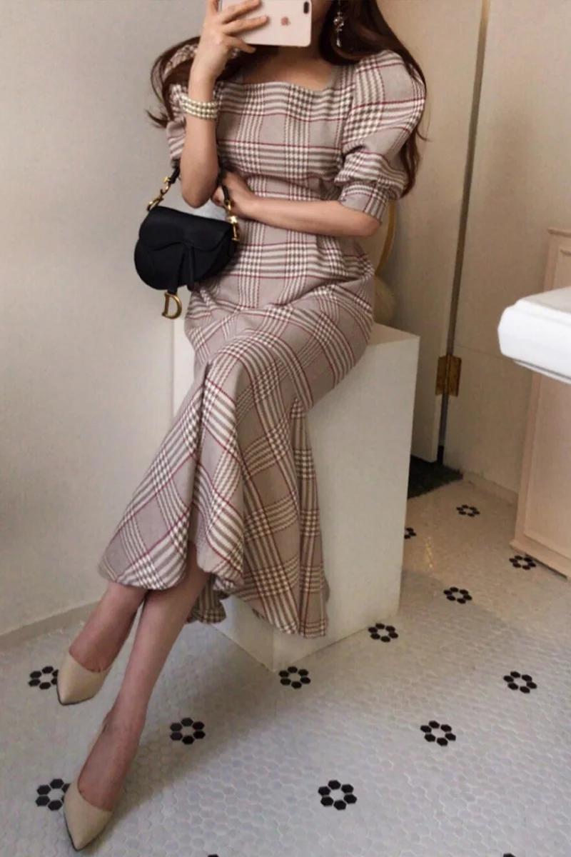 

British Retro Puff Sleeve Square Collar Plaid Dress for Women 2021 Spring Elegant Ruffles Pullover Short Sleeve Fishtail Dress