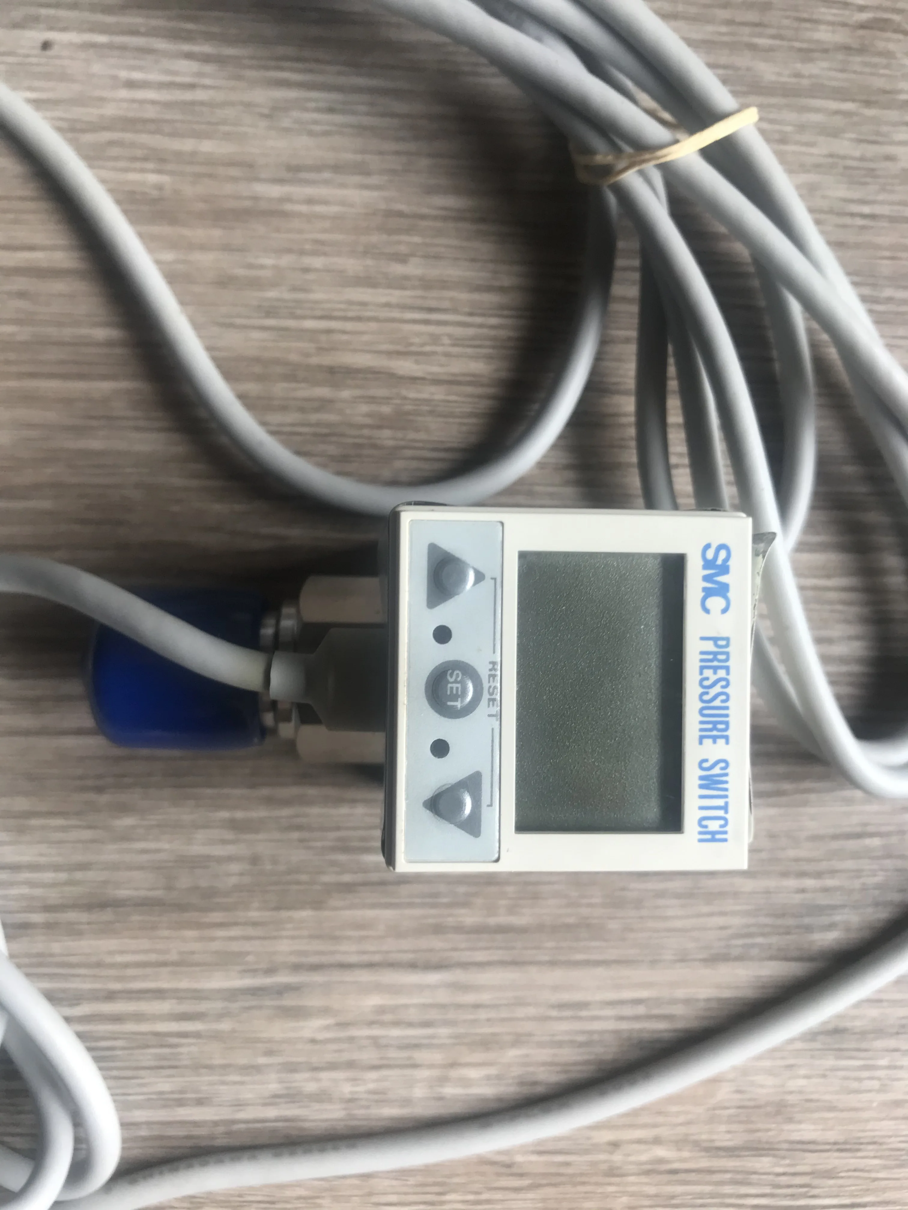 Новый SMC Давление переключатель ZSE6B-A2-27L гарантия качества |