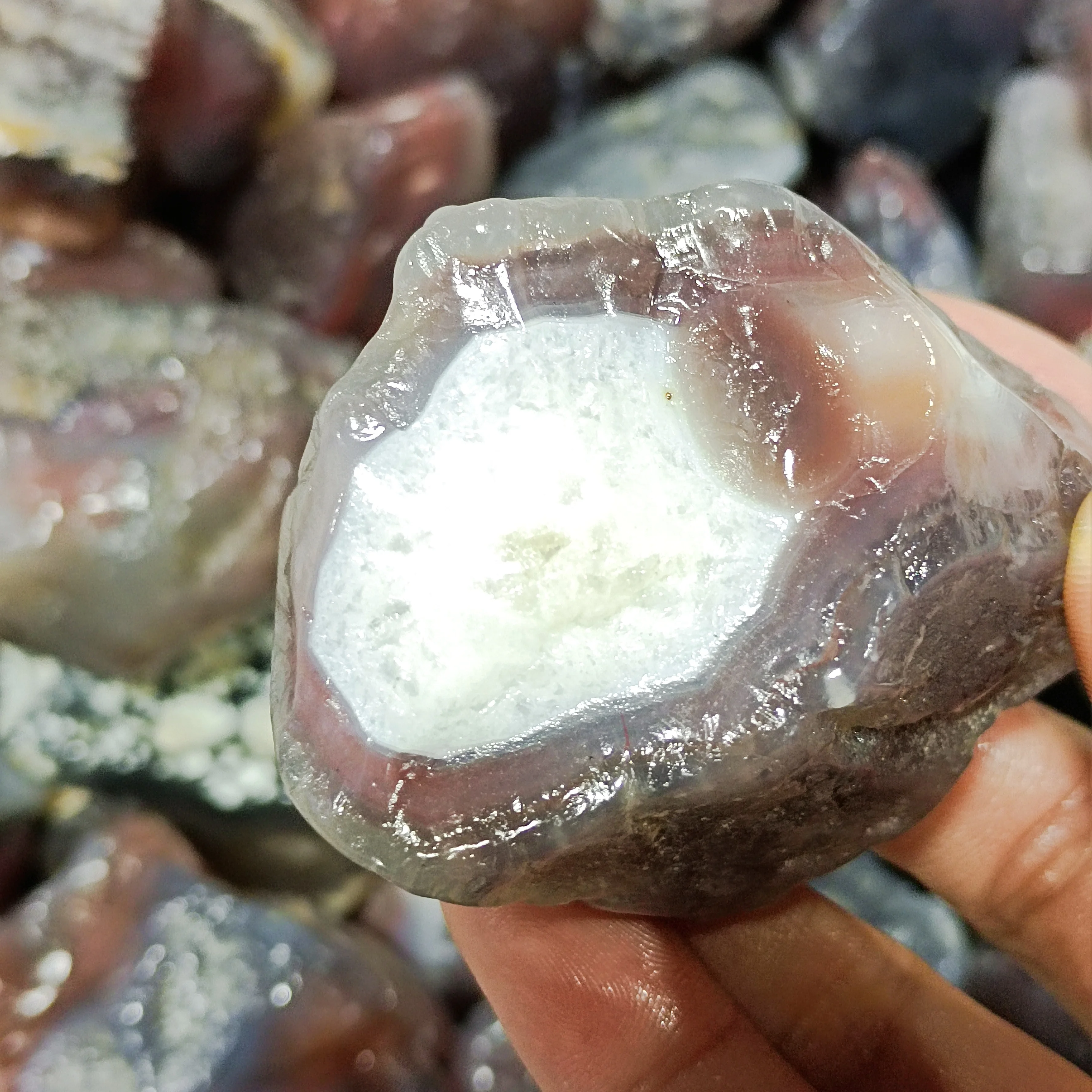 

2pcs Natural Rough Carnelian Raw Stone Crystal Red Agate Mozambique Craft Decoration