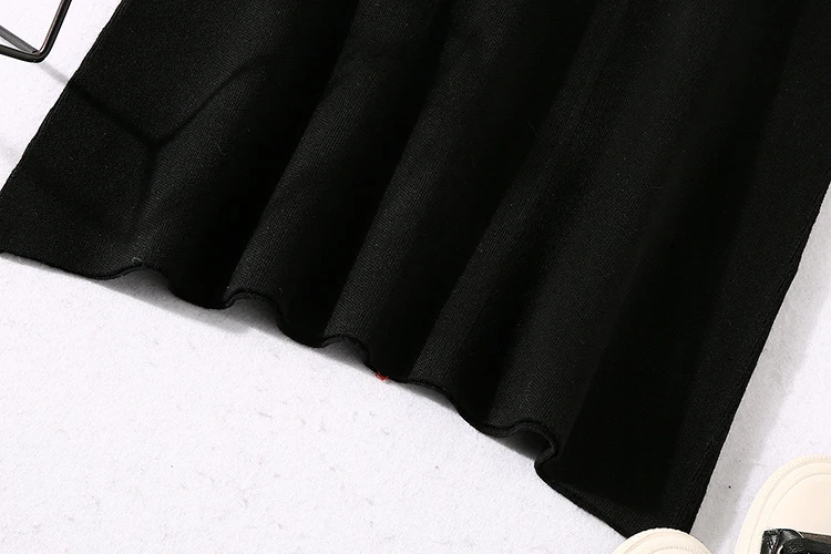 

Personalized Buckle Decoration Solid Color Elastic Base High-waist Knitted Skirt Fashion All-match