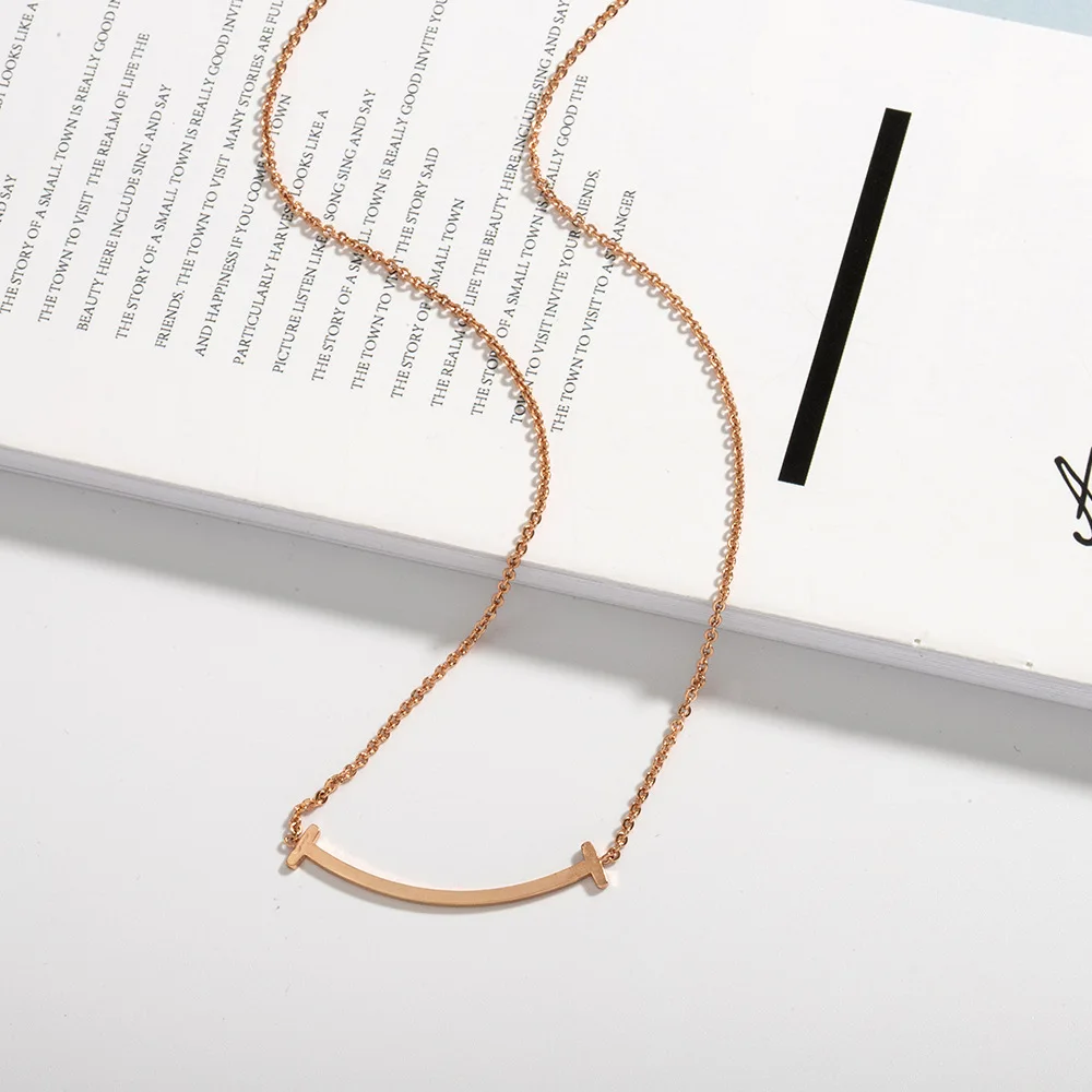 

New Valentines Gift T Shape Retro Simple Smile Pendants Necklace Women