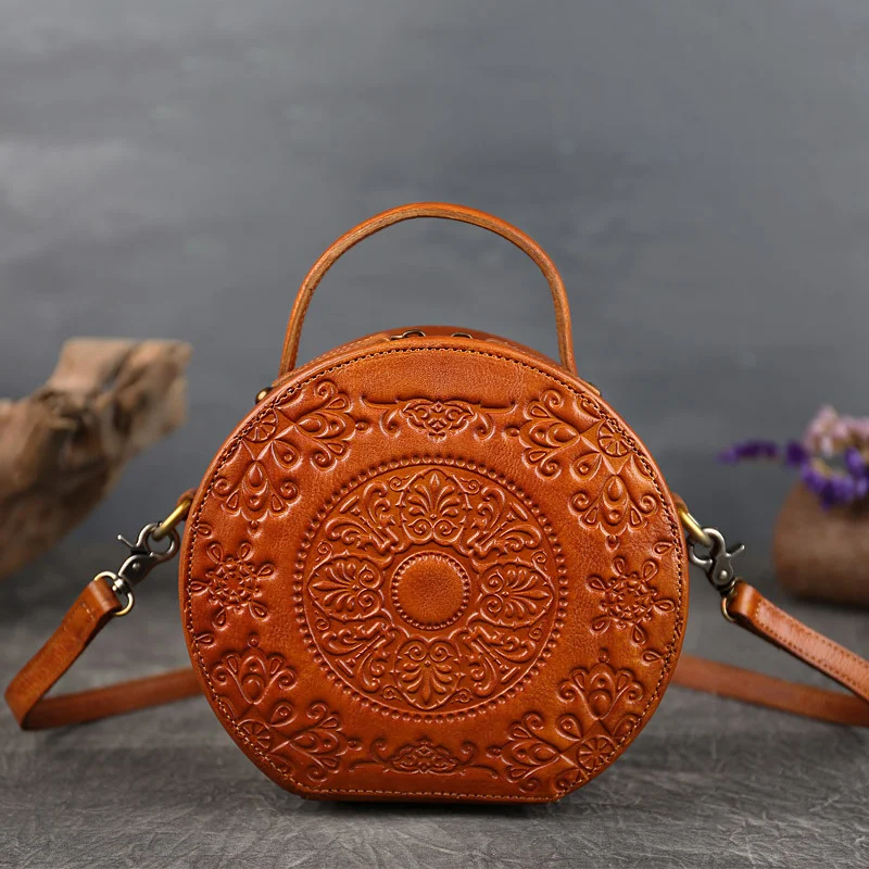 

Leather women's bag small round bag totem hand bag new women's One Shoulder Messenger Bag
