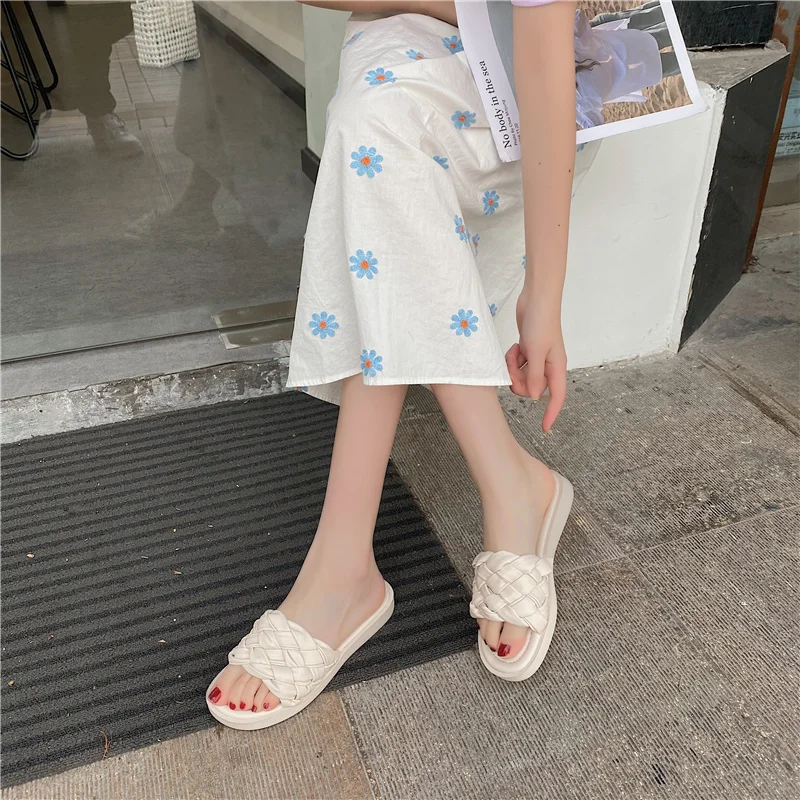 

Shoes Slippers Flat Summer Clogs Woman Pantofle Luxury Slides Low Beach 2021 Designer Rome PU Fashion Rubber Basic Female Shoes