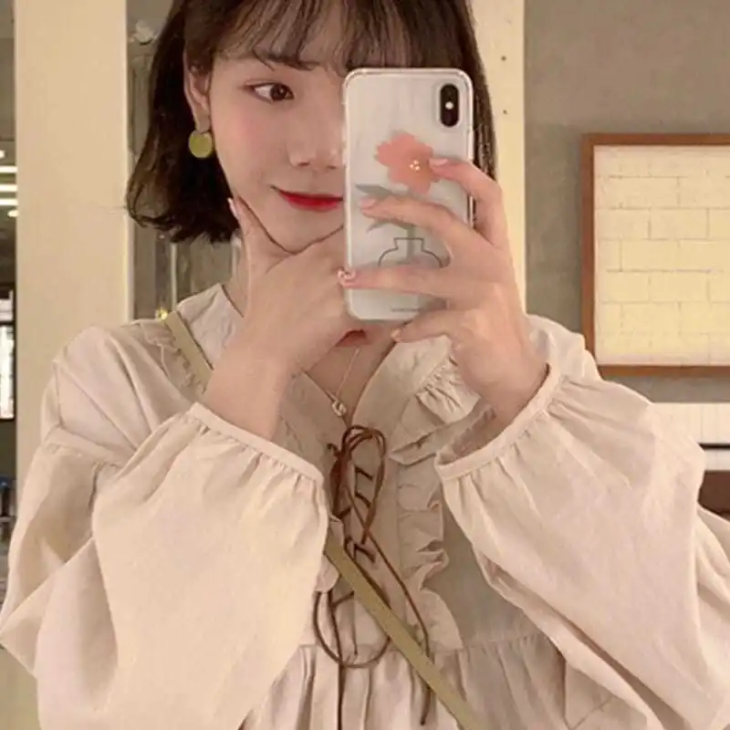 

Korean Artistic Woman Tops Puff Sleeve White Vintage Blouse Loose V Neck Bluse Women Elegant Kawaii Shirts Vintage Ruffle Top