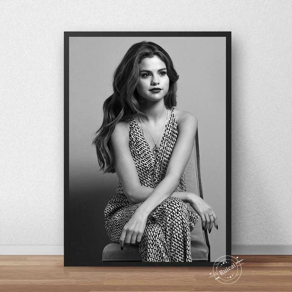 Плакат Селены Гомез музыкальная певица Черно-Белая настенная Картина на холсте