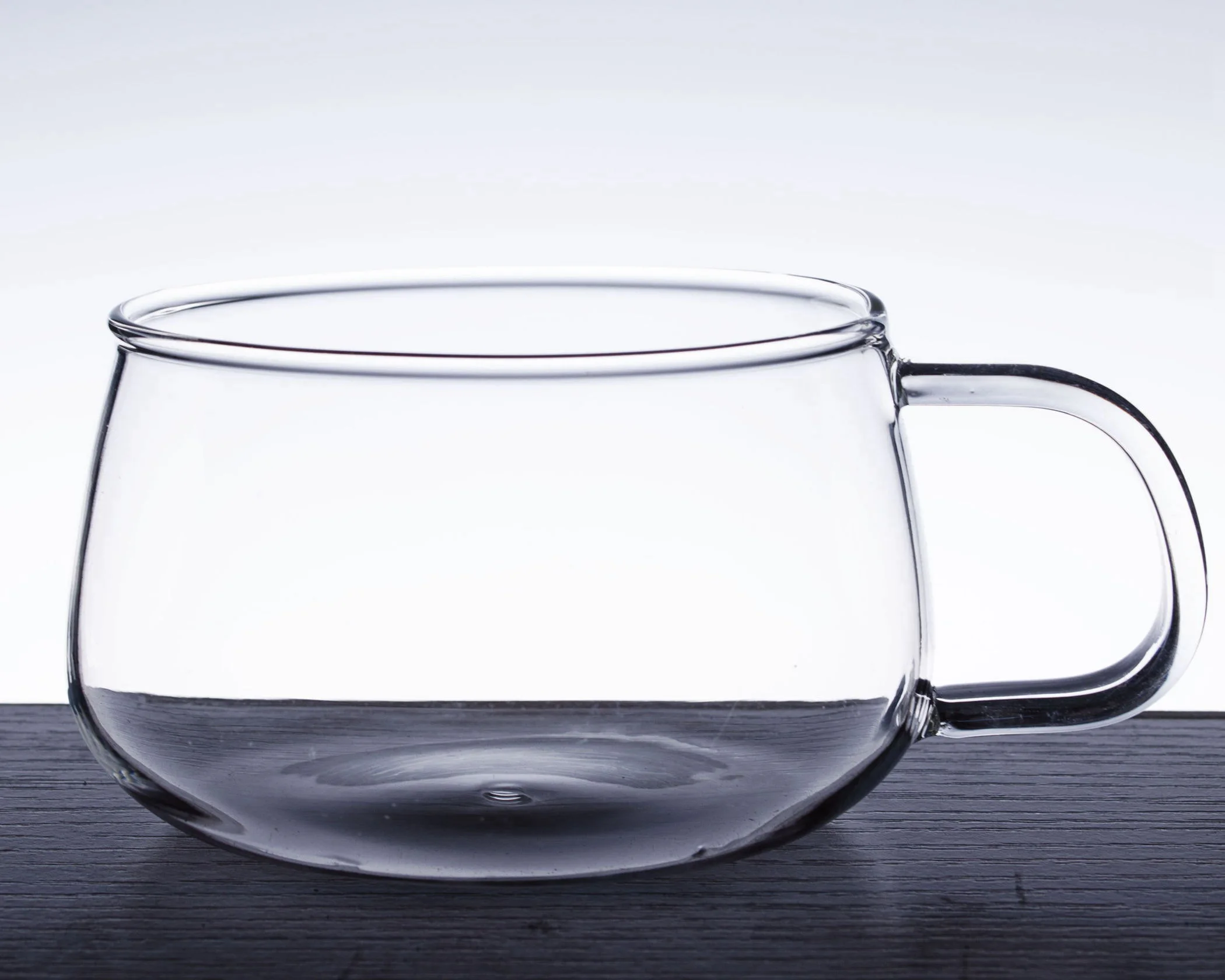 большие прозрачные кружки. большие прозрачные кружки. кружка тулип. стеклянная чашка. кружка 250мл "pub" 593751.