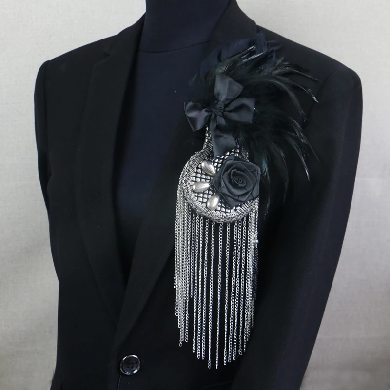 

Bowtie Handmade Luxury Men's Feather Badge Epaulettes Performance Stage Host Brooch Korea Corsage Feather Gift for Men