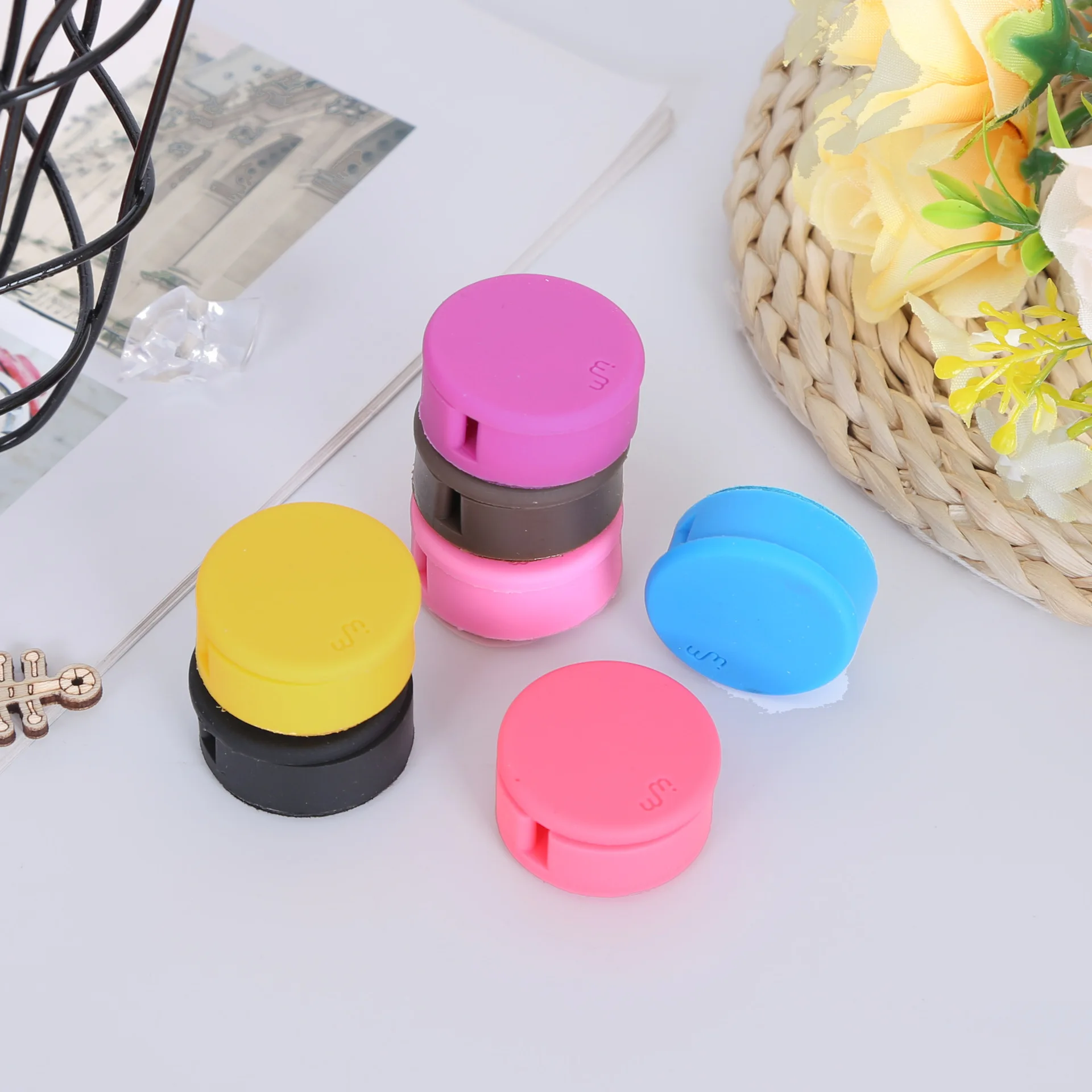 2pcs Multifunction Clean Earphone Winder Cleaning Screen Cable Wire Organizer Bobbin Cord Holder For iphone 5 6 7 8 | Электроника