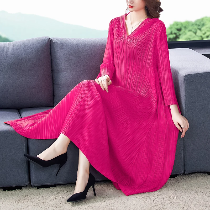 Женское плиссированное платье миаке черное красное синее свободного покроя с V