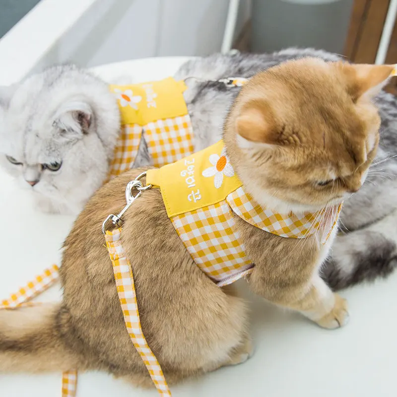 

New Floral Cat Fashion Cats Clothes Cooling Vest Pet Chest Strap Cat Vests with Leashes Cat Traction Rope Pet Chest Straps Suit