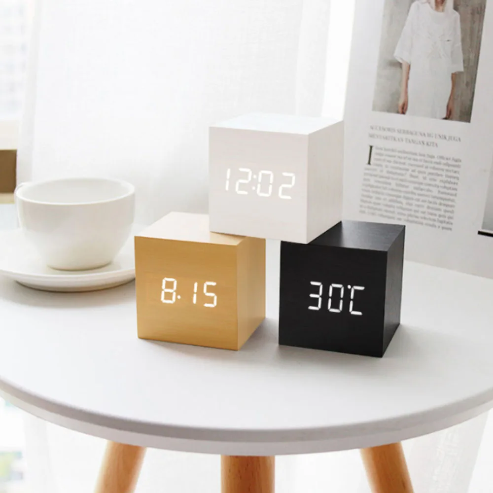 

Digital Alarm Clock Wooden LED Temperature Electronic Voice Control Table Clocks Control Snooze Function Desktop Table Decor