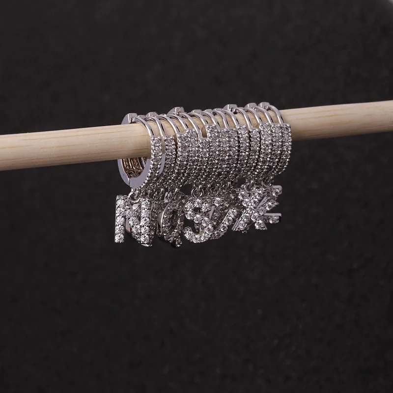 

Creative 26 English Alphabet 1PC Earrings Zircon Earrings Personality Cz Cartilage Earrings European American Piercing Jewelry