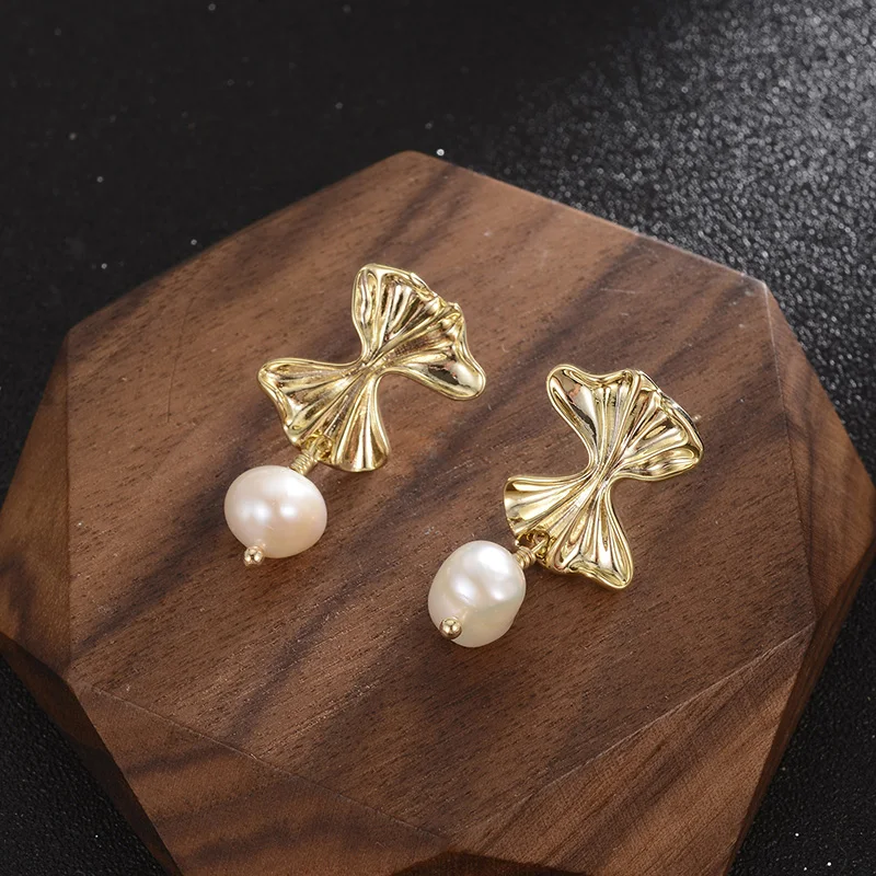 

Dorado Elegant Gold Color Bowknot Metal Simulated Pearl Pendant Earrings For Women Romantic Butterfly Fashion Jewelry Gift 2021