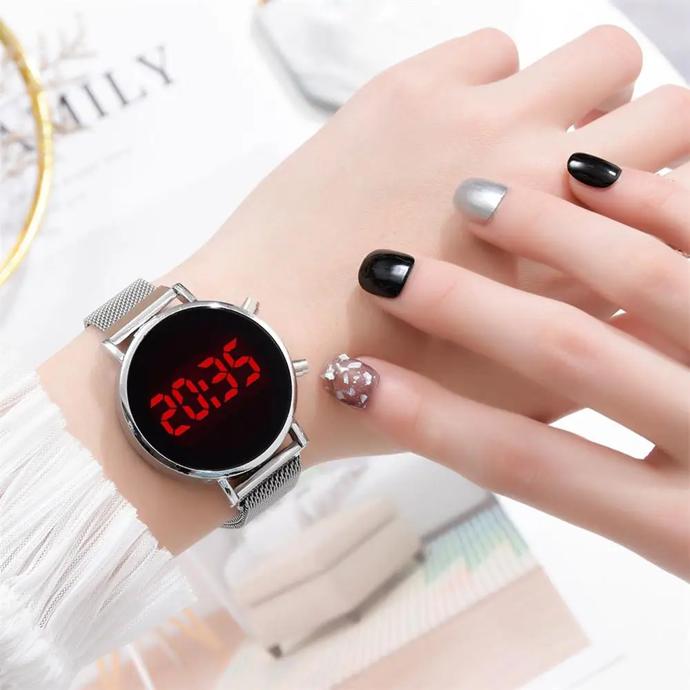 Часы наручные женские электронные модные магнитные минималистичные с сетчатым