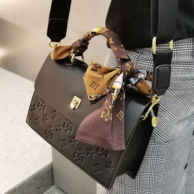 

2021 New Fashion Famous Luxury Brand Ladies High-quality Printing Large-capacity Tote Handbag All-match Crossbody Shoulder Bag