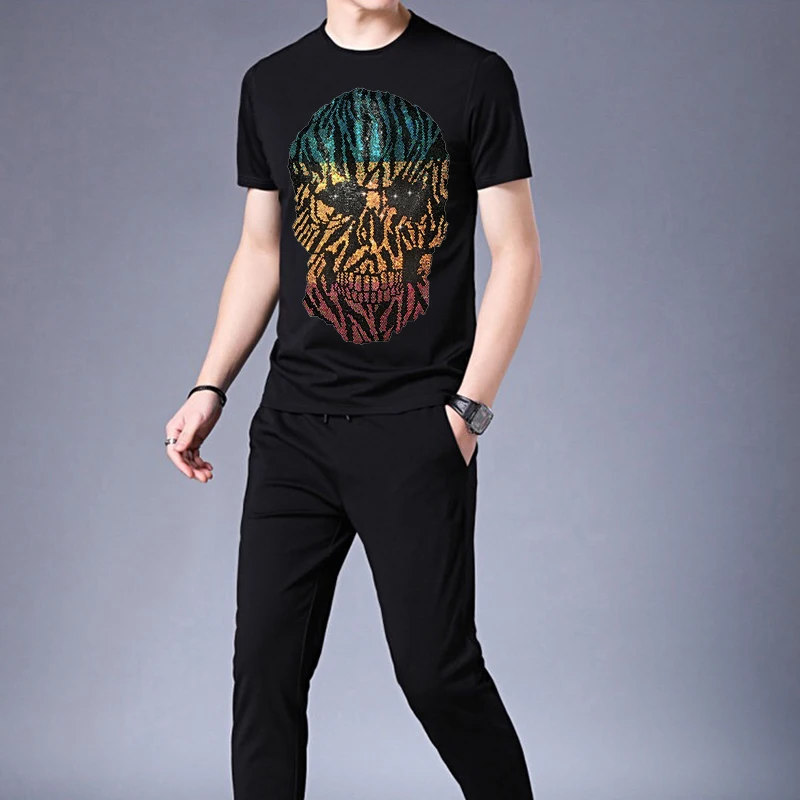 

Модный дизайнерский костюм с коротким рукавом, мягкая футболка + повседневные удобные брюки, Новинка лета, мужской уличный стиль в стиле хип...