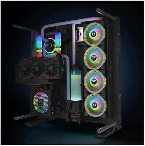 

Thermaltake Riing Quad 12 LED RGB chassis fan (12cm fan*3/16800 thousand colors/light editing software)
