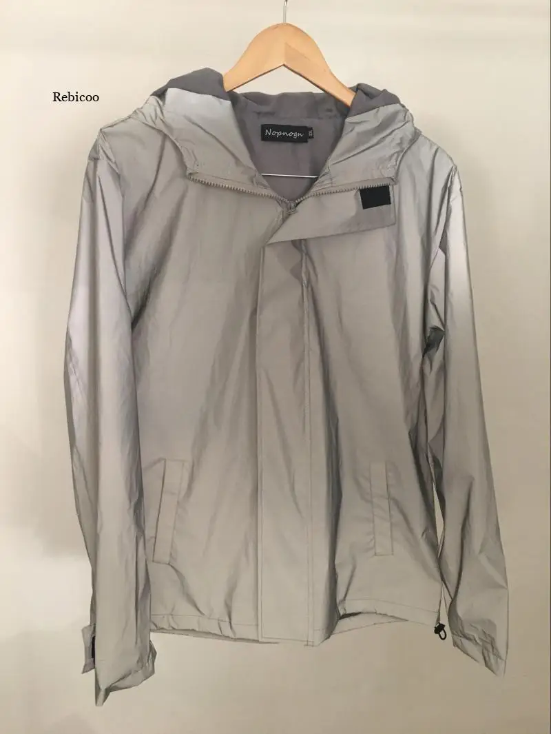 

Long Sleeved Reflective Jacket Men Women Harajuku Windbreaker Streetwear Noctilucent Jackets Hooded Hip-Hop Night Shiny Coat Men
