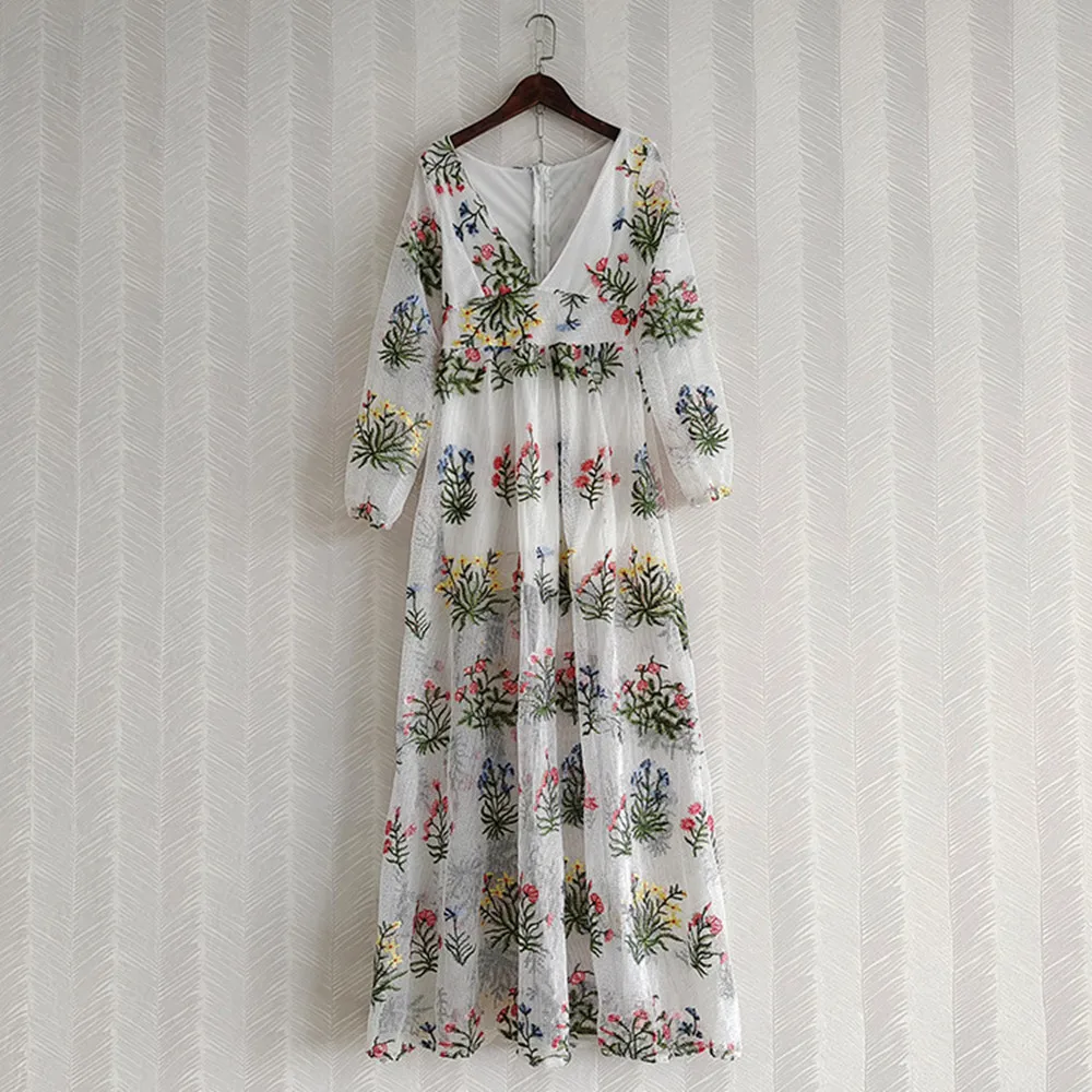 

Autumn Women's Bohemia floral embroidery V-neck dress B920