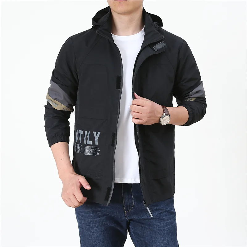 Осенняя куртка для молодых мужчин отдыха на открытом воздухе с несколькими