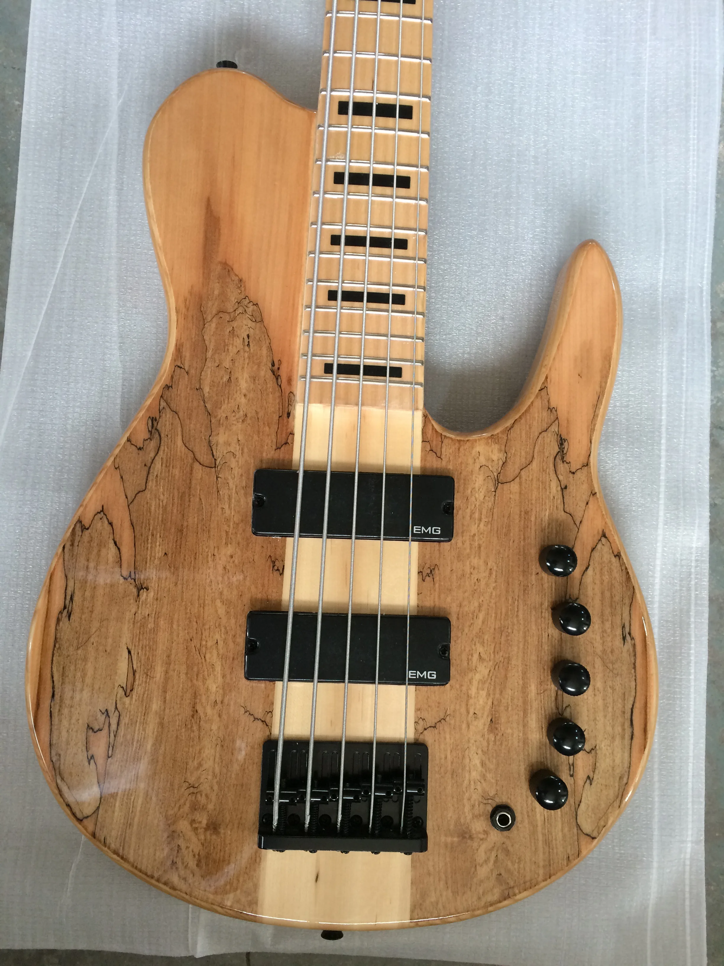 Высокое качество бабочка 5 струн золы древесины бас гитара шея через корпус для