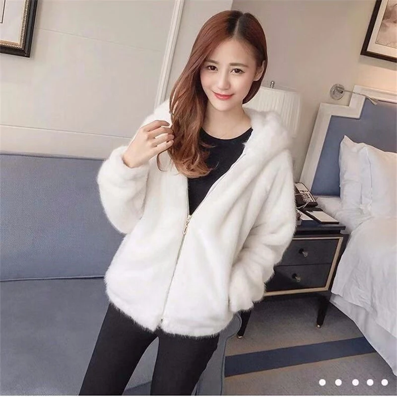 Women's Fur Coats in Winter Fake Fur Jackets Casual Loose Female Hoodies Coats New Fashion Outerwear For Ladies Coats  N222