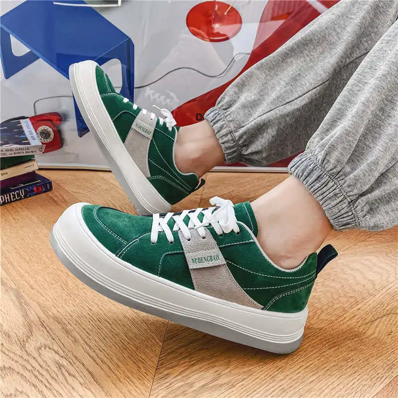 

Platforms Running Shoes Men Lace Up Low Top Sneakers Male Ultralight Suede Sport Shoes Non-slipAutumn Men's Sports Shoes 151G