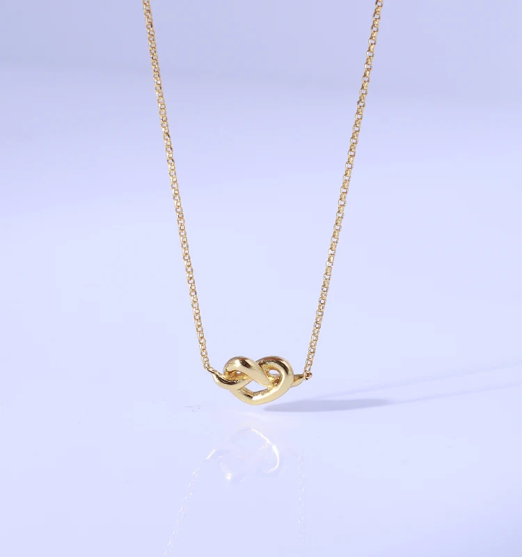 

Exquisite small knot love shape simple necklace