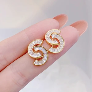 Exquisite Geometric CZ Women Earring Micro Pave Cubic Zirconia Stud Earrings Wedding Jewelry for Bridal Fine Jewelry Bijoux Gift