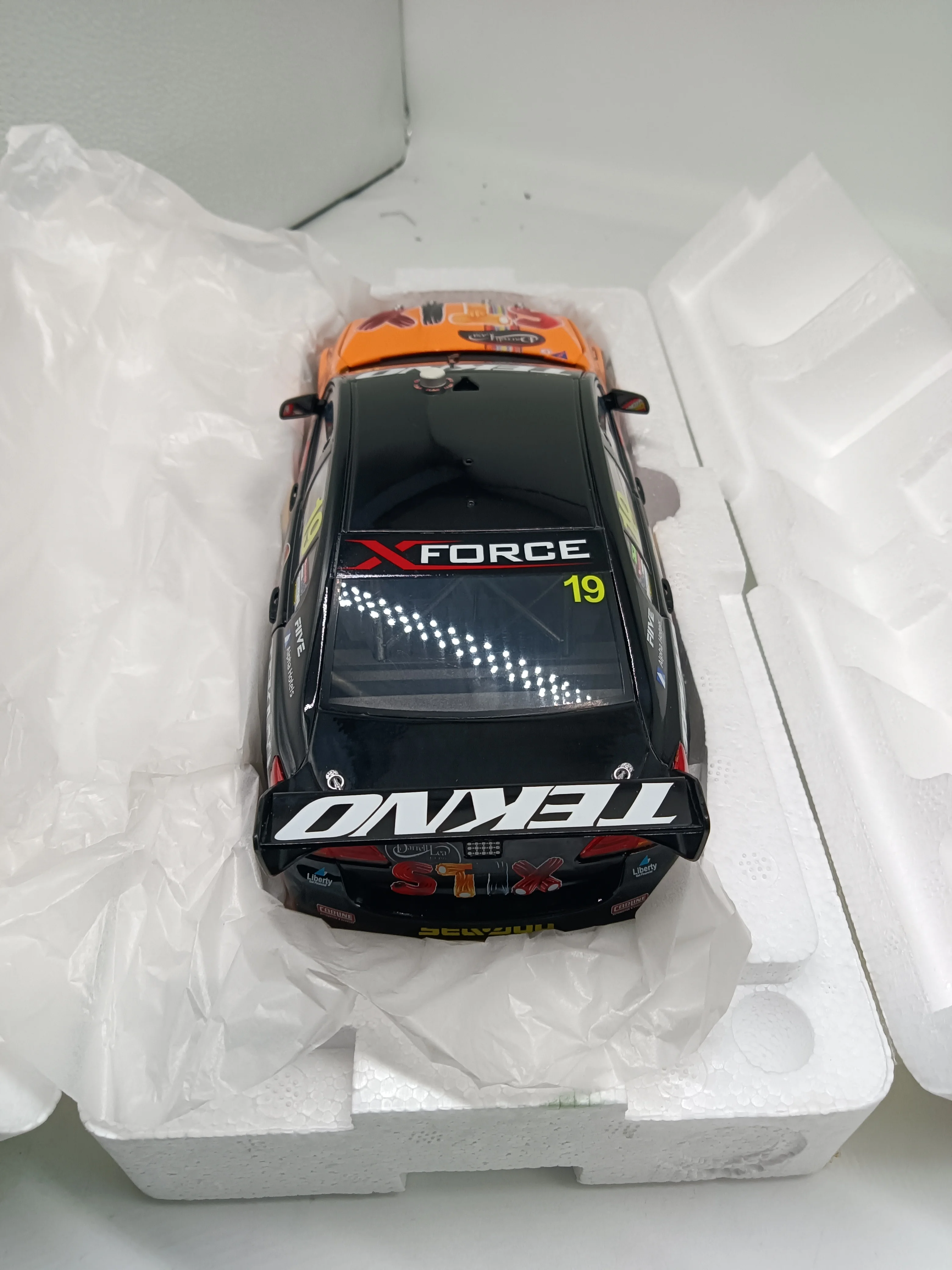 BATHURST WINNER 2016 Will Davison Webb Holden VF Commodore Biante Tekno 1/18 Exclusive Limited Edition diecast model car | Игрушки и