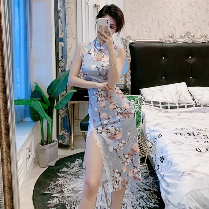 

Женское вечернее платье средней длины, с длинным рукавом