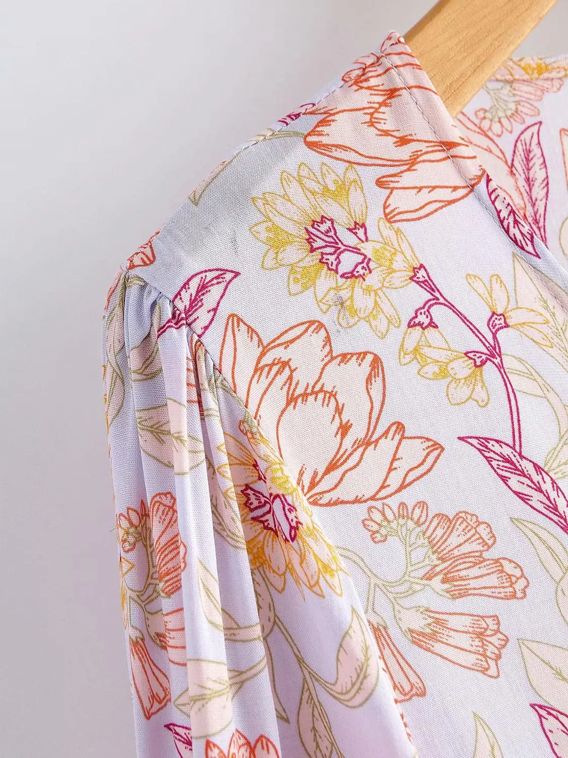 Женское светильник с запахом V-образным вырезом и полурукавом | Женская одежда