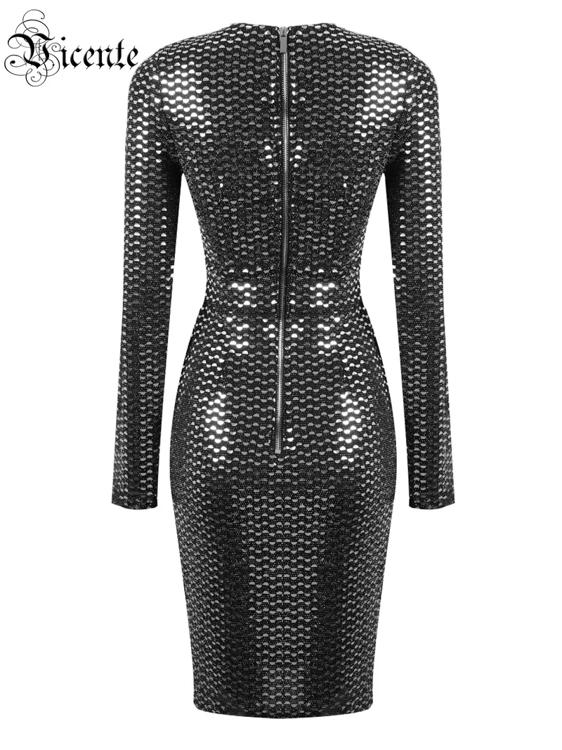 Женское платье с блестками Серебряное длинным рукавом и треугольным вырезом