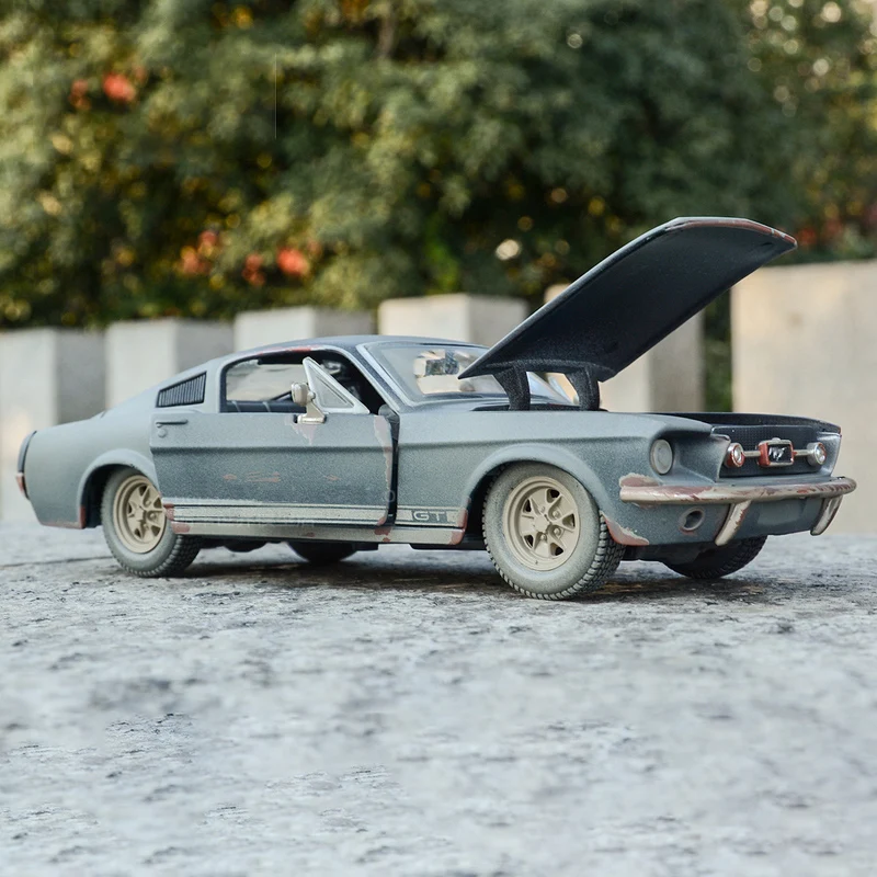 Модель автомобиля Maisto 1:24 Old Ford Mustang GT 1967 из сплава литой и игрушечный автомобиль
