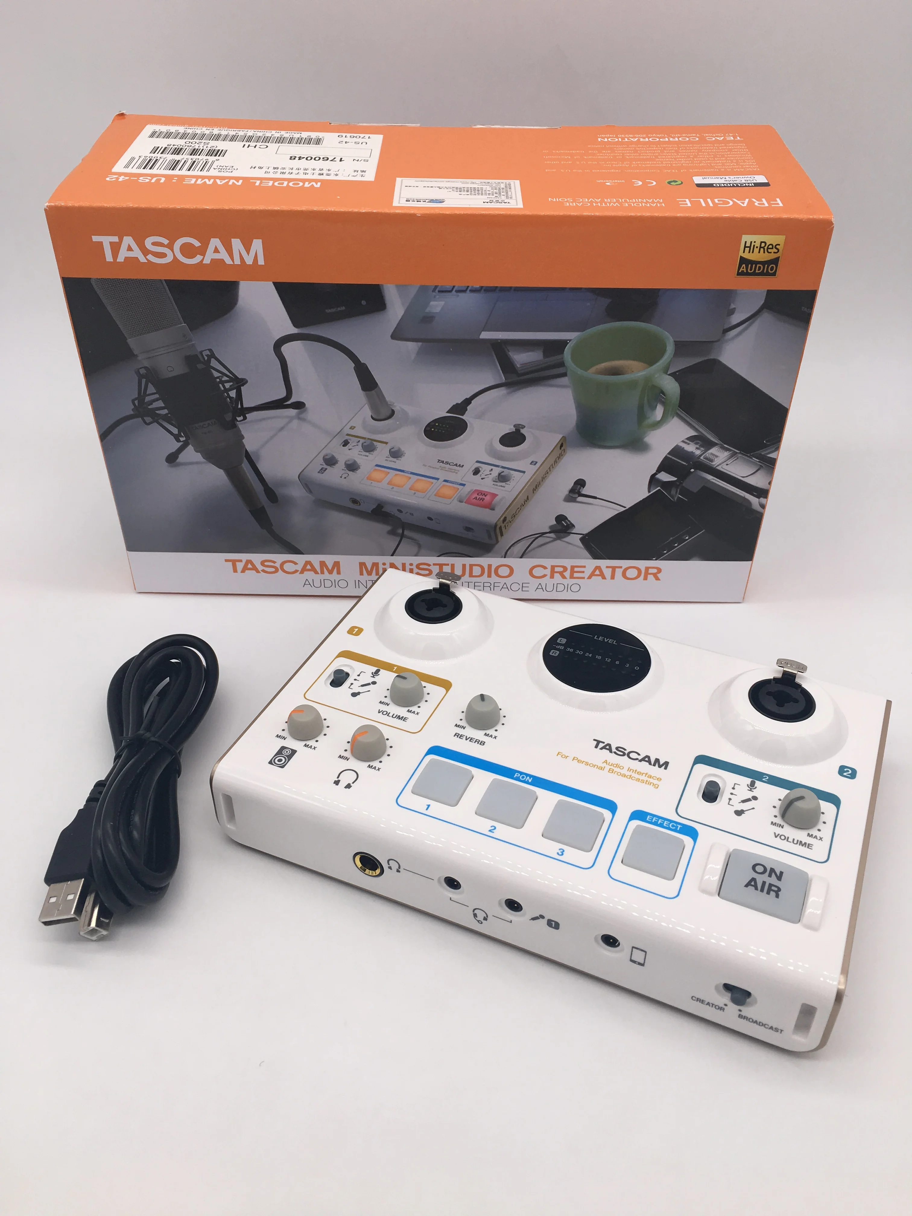 Внешняя звуковая карта TASCAM MiNiSTUDIO Creator US 42 USB аудио интерфейс для сетевого вещания