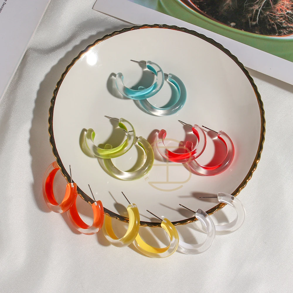

Beautiful Transparent Medium Resin Hoop Earrings for Women Multicolor Acrylic Geometric Cheap Earrings Girls Jewelry Wholesale