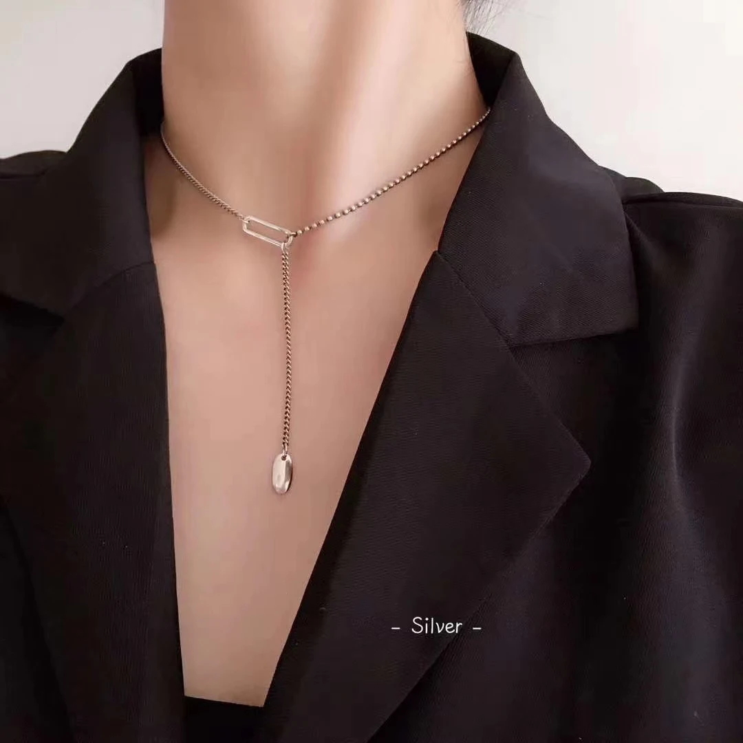 

Short chain stitching choker necklace. Made of 925 sterling silver. Simple and fresh style. Fashion woman jewellery