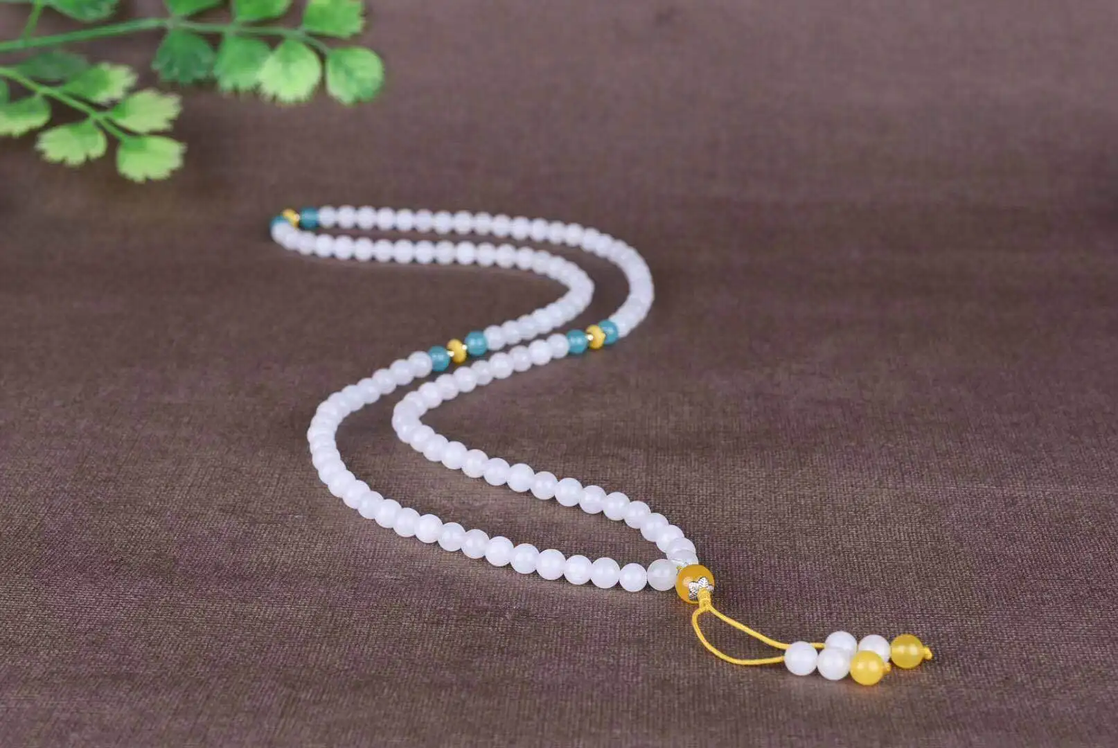 

New 8mm White Jade Buddhist Prayer Beads Bracelet Women 108 Beads White Jade Buddhist Prayer Beads Bracelet Wholesale