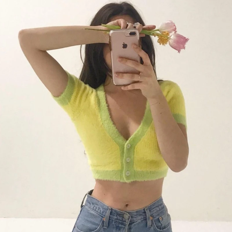 Осенний мохеровый свитер укороченный в корейском стиле вязаный кардиган с