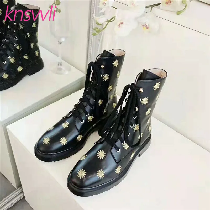 Мотоциклетные женские ботинки из натуральной кожи с вышивкой Короткие на