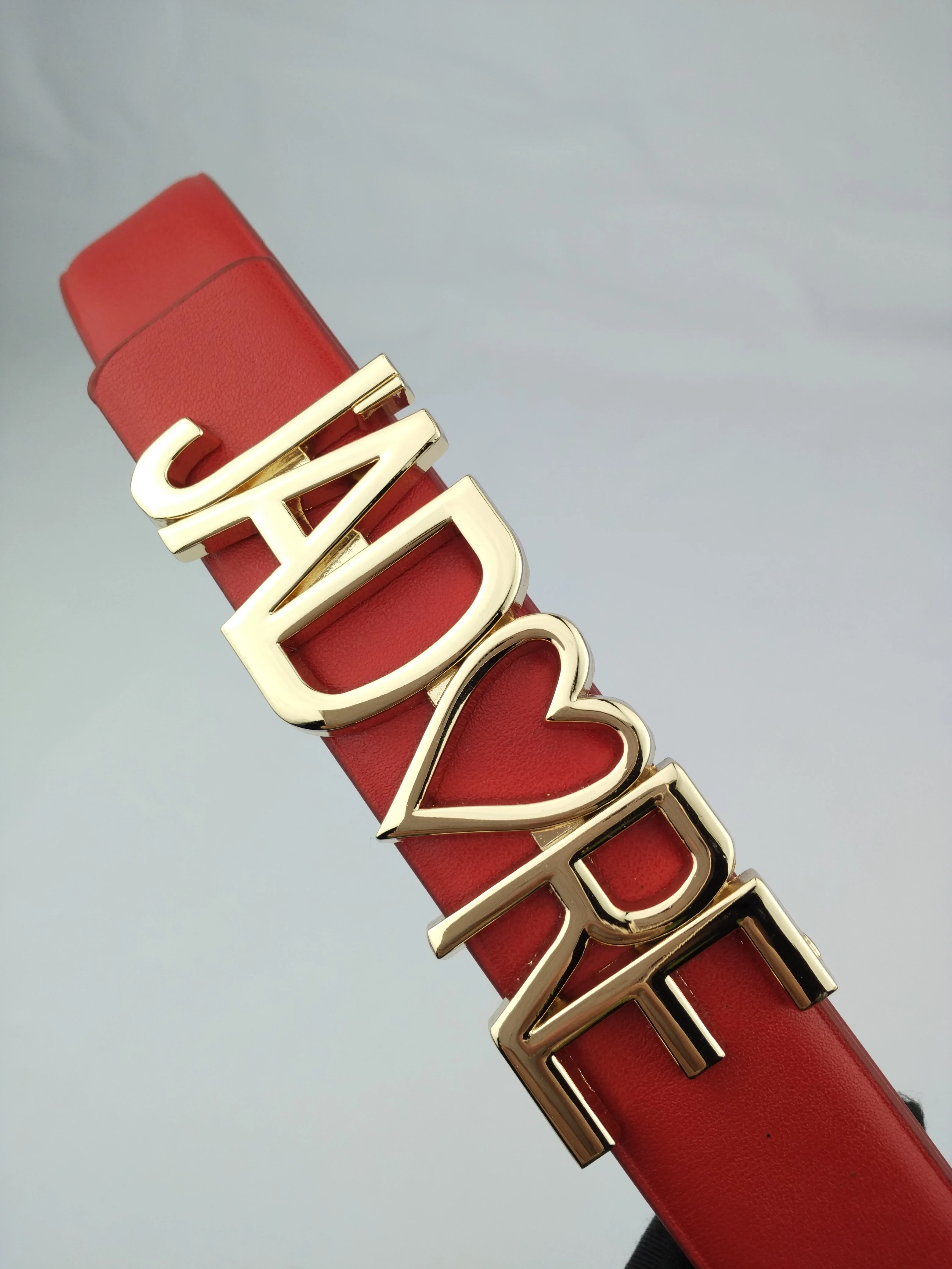 Ремень с пряжкой в форме сердца для мужчин и женщин модный кожаный пояс разных