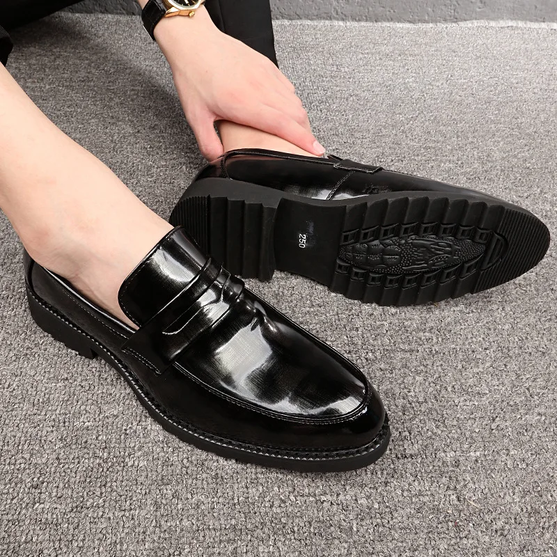 

New Fashion Men Slip On Moccasins Patent Leather Men Flat Loafers Trend Platform Oxford Dress Shoes For Men