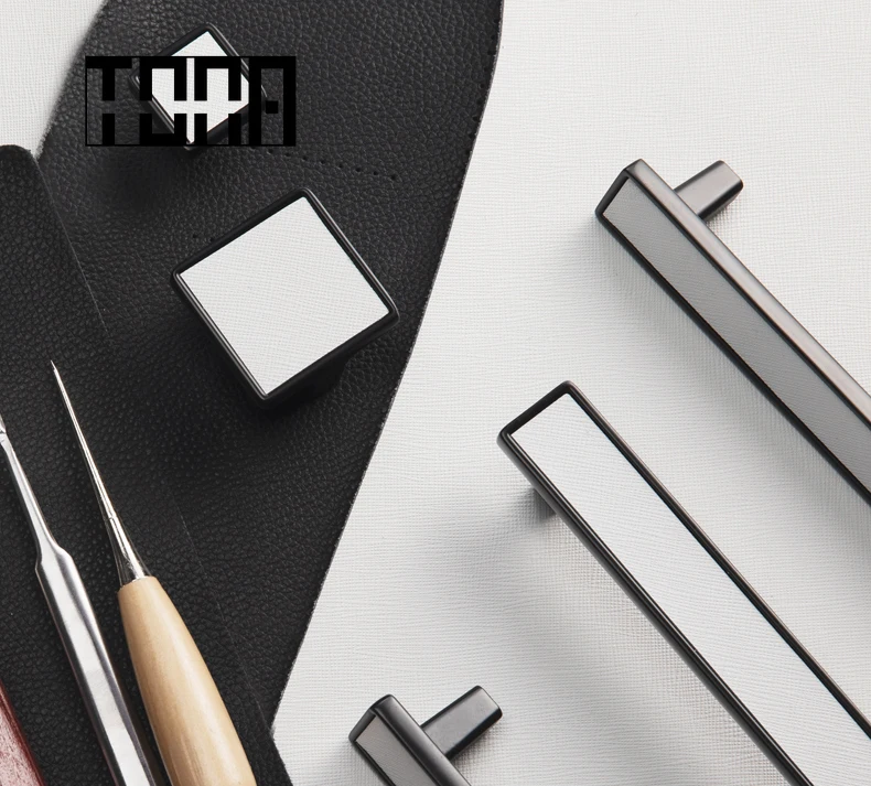 

Tona Luxury European White Genuine Leather Kitchen Pulls Gold Cabinet Handles Black Drawer Pull Furniture Hardware Knobs