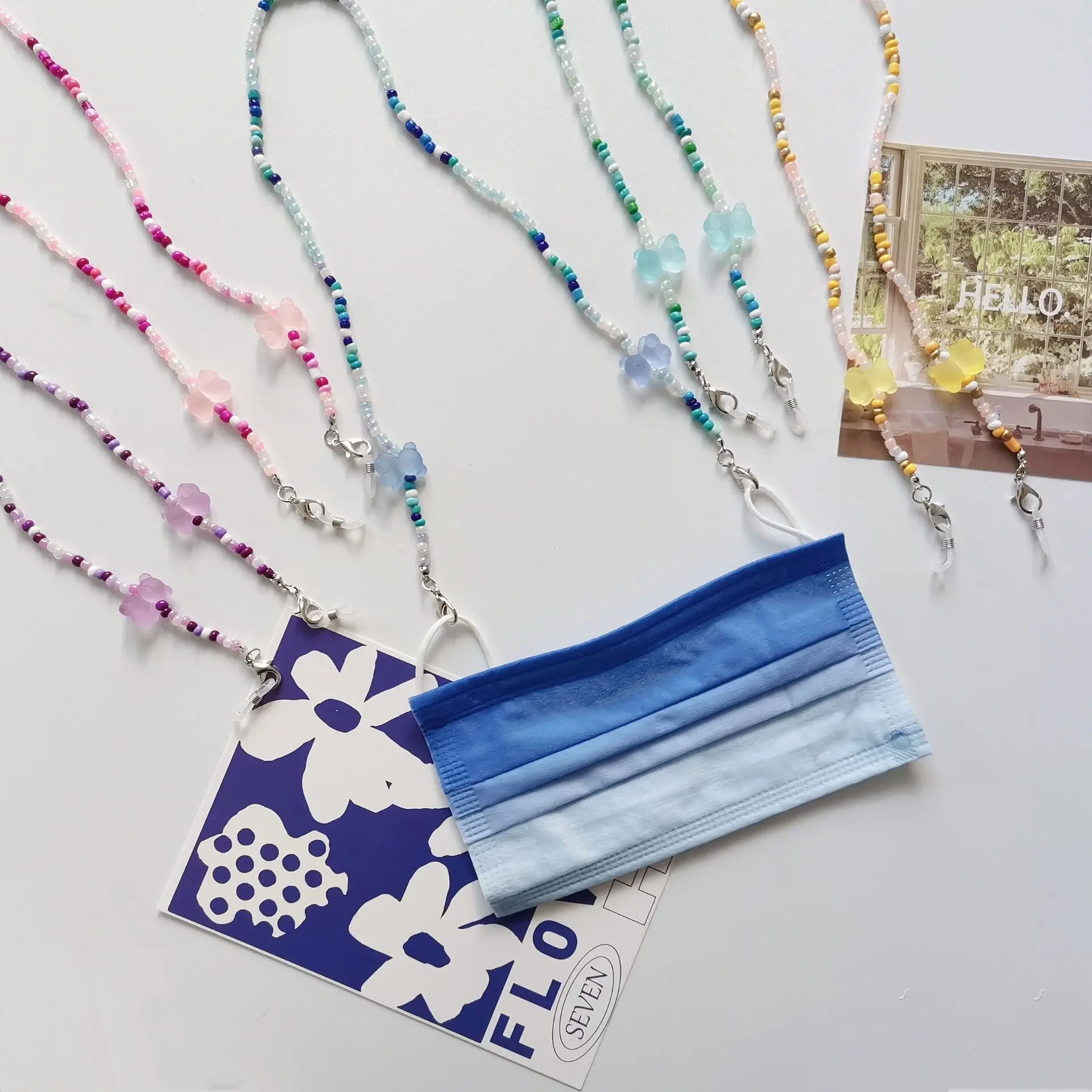 

2021 New Candy Color Beaded Bear Acrylic Lanyard Necklace Glasses Chain Earphone Chain Mask Belt
