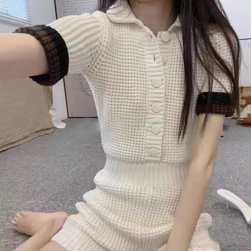 Shen Mengchen с маленьким милым ветром поло вырезами для выращивания морали показать